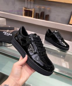 PRADA's new pair of high-end white shoes for couples, igniting the whole audience. The new cui9pk6fc