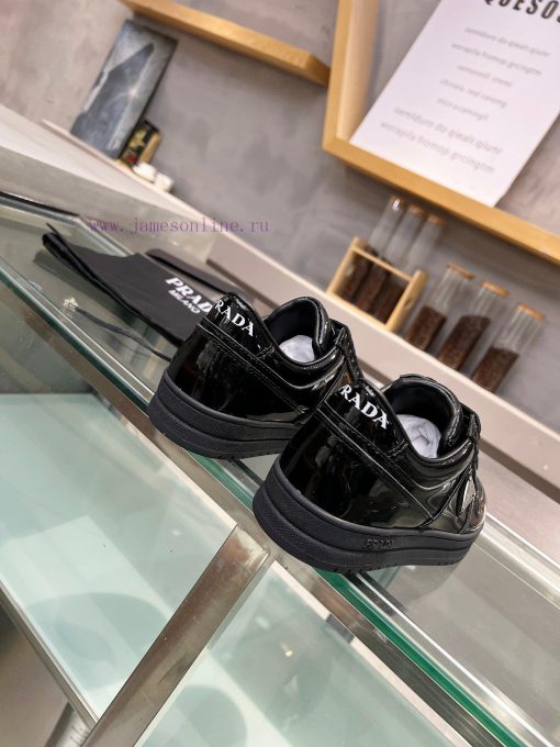 PRADA's new pair of high-end white shoes for couples, igniting the whole audience. The new cui9pk6fc - Image 7
