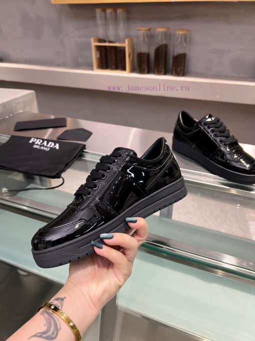 PRADA's new pair of high-end white shoes for couples, igniting the whole audience. The new cui9pk6fc - Image 8