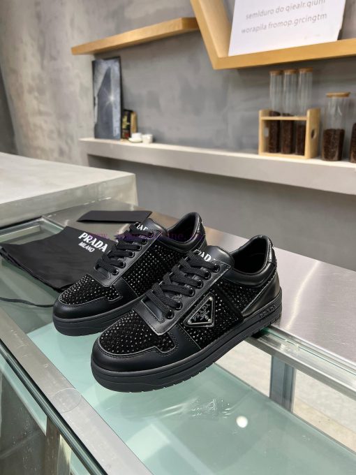 The couple's PRADA new diamond shoes are made of original imported Australian diamonds, withod5lx0hv - Image 2