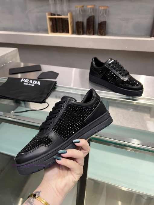 The couple's PRADA new diamond shoes are made of original imported Australian diamonds, withod5lx0hv - Image 5
