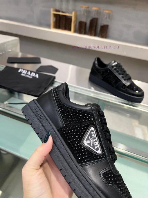The couple's PRADA new diamond shoes are made of original imported Australian diamonds, withod5lx0hv - Image 6