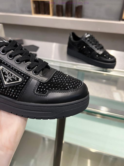 The couple's PRADA new diamond shoes are made of original imported Australian diamonds, withod5lx0hv - Image 7