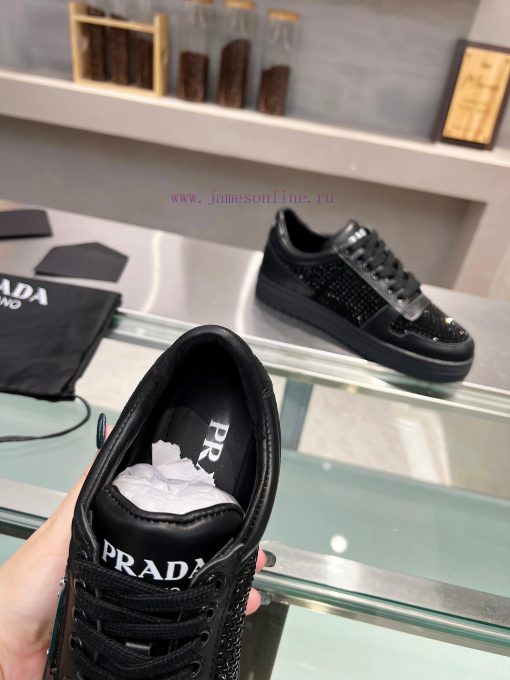 The couple's PRADA new diamond shoes are made of original imported Australian diamonds, withod5lx0hv - Image 8