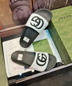Not giving up benefits——- Brand GUCCIGucci——- Describe summer couples 🧑‍🤝‍🧑 Slippers, with av6jy89jy
