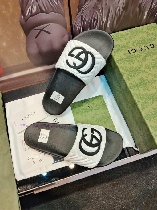 Not giving up benefits——- Brand GUCCIGucci——- Describe summer couples 🧑‍🤝‍🧑 Slippers, with av6jy89jy - Image 2