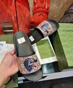 Not giving up benefits——- Brand GUCCIGucci——- Describe summer couples 🧑‍🤝‍🧑 Slippers, with aql5fiyls