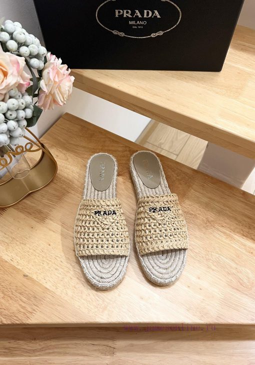Brand PradaPrada logo details slippers woven shoesColor F0018 Origin itTarget audience: Wometwvrmprd