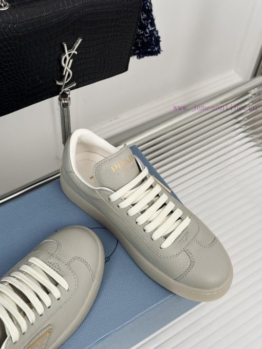 Prada/Prada 24 new white shoesLove the simplicity of thisThe shoe design is very delicate andvt8o1vs - Image 6