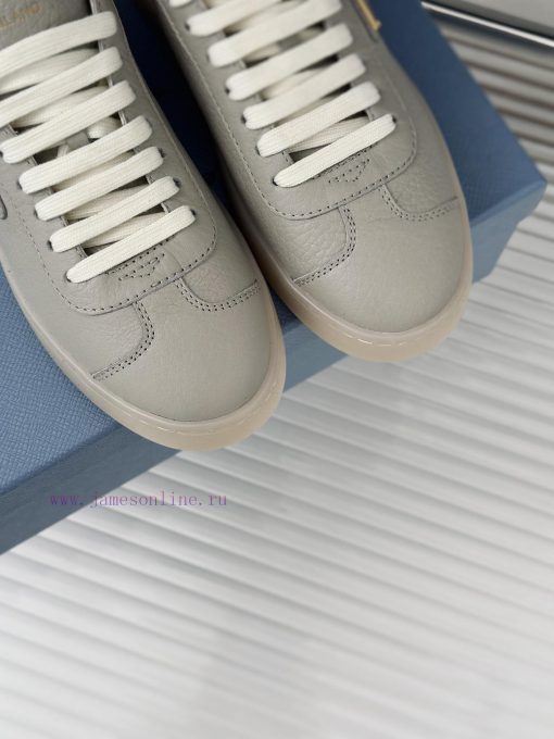 Prada/Prada 24 new white shoesLove the simplicity of thisThe shoe design is very delicate andvt8o1vs - Image 8