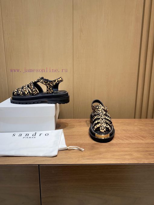 Sandro, a pair of impeccable Roman sandals with large gold teeth and thick soles, is a new sye1726lh - Image 3