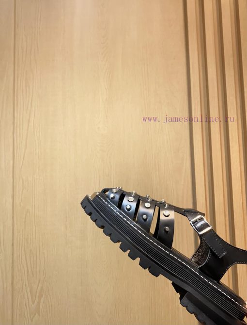 Sandro, a pair of impeccable Roman sandals with large gold teeth and thick soles, is a new snypyjcr0 - Image 8