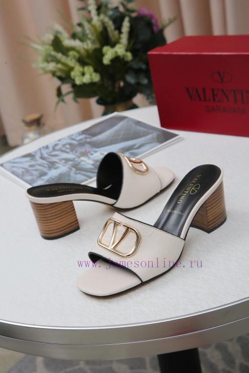 19668-6 Valentino has made a strong debut, and its popularity is self-evident. socialites lof7wsoemx - Image 4