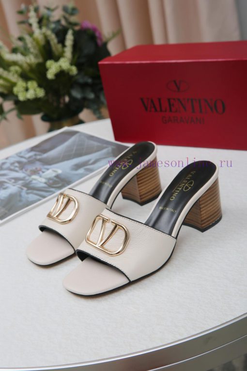19668-6 Valentino has made a strong debut, and its popularity is self-evident. socialites lof7wsoemx - Image 6