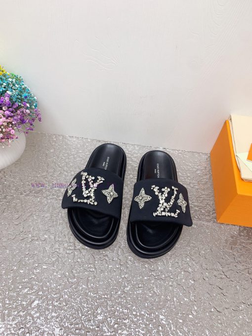 Louis Vuitton 2024 new product quality, perfect details fabric hand sewn Swarovski crystal d5cdxugjj - Image 2