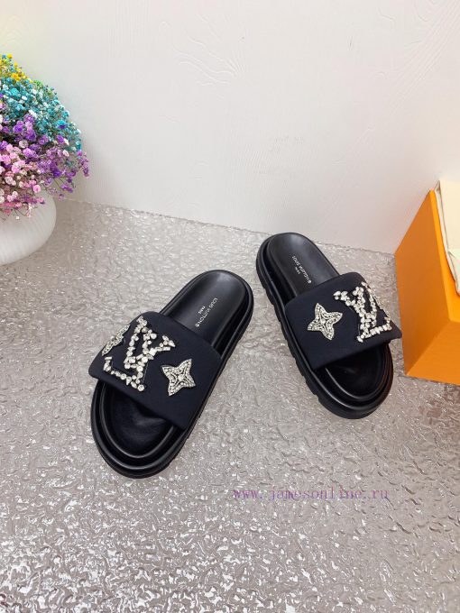 Louis Vuitton 2024 new product quality, perfect details fabric hand sewn Swarovski crystal d5cdxugjj - Image 4