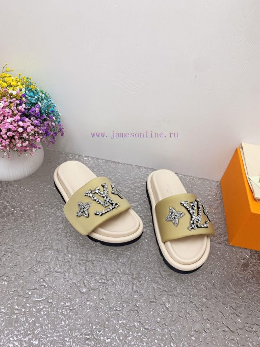 Louis Vuitton 2024 new product quality, perfect details fabric hand sewn Swarovski crystal dy3zp1akl - Image 3