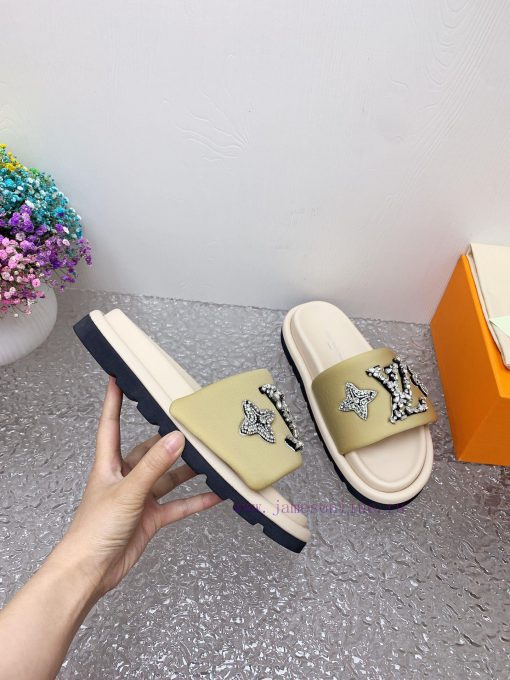 Louis Vuitton 2024 new product quality, perfect details fabric hand sewn Swarovski crystal dy3zp1akl - Image 5