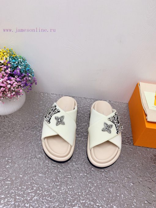 Louis Vuitton 2024 new product quality, perfect details fabric hand sewn Swarovski crystal d8vq9w3mp