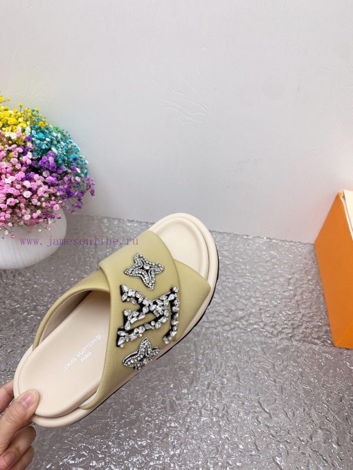 Louis Vuitton 2024 new product quality, perfect details fabric hand sewn Swarovski crystal dyng1qg08 - Image 8