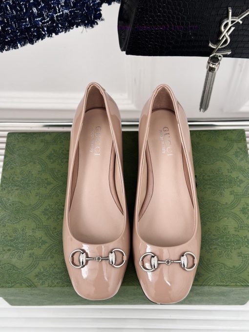 Gucci's timeless classic style with a buckle and fashionable single shoeOriginal developmentanbiy2wm - Image 5