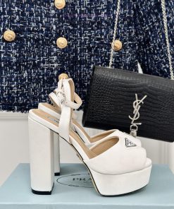 PRADA/PRADA Classic Triangle DiamondOne word thick heel Hentian high sandalsSpring/Summer Hol26rtngg