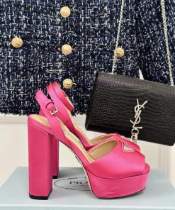 PRADA/PRADA Classic Triangle DiamondOne word thick heel Hentian high sandalsSpring/Summer Hobtr1efq4