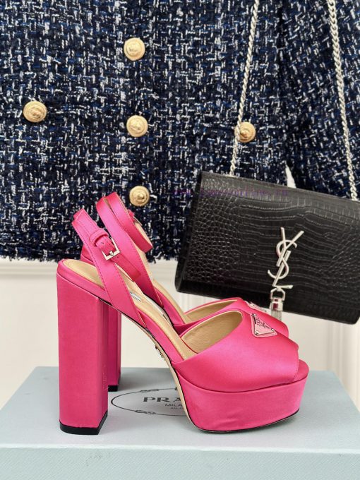 PRADA/PRADA Classic Triangle DiamondOne word thick heel Hentian high sandalsSpring/Summer Hobtr1efq4