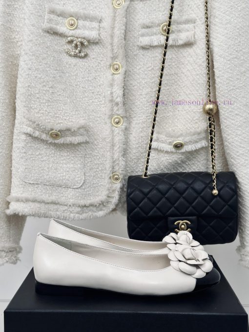 Chanel | Chanel 24c New ProductDouble C Mountain Camellia Single ShoesThe shoe upper is made3zd0kdim - Image 2