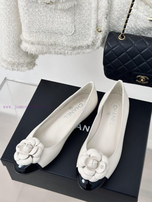 Chanel | Chanel 24c New ProductDouble C Mountain Camellia Single ShoesThe shoe upper is made3zd0kdim - Image 3