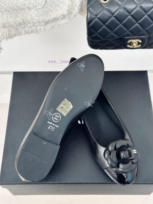 Chanel | Chanel 24c New ProductDouble C Mountain Camellia Single ShoesThe shoe upper is made74q6x9ju - Image 10