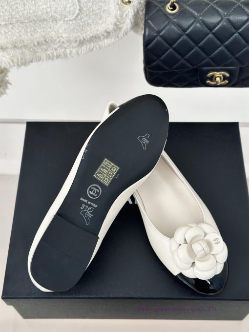 Chanel | Chanel 24c New ProductDouble C Mountain Camellia Single ShoesThe shoe upper is made3zd0kdim - Image 10
