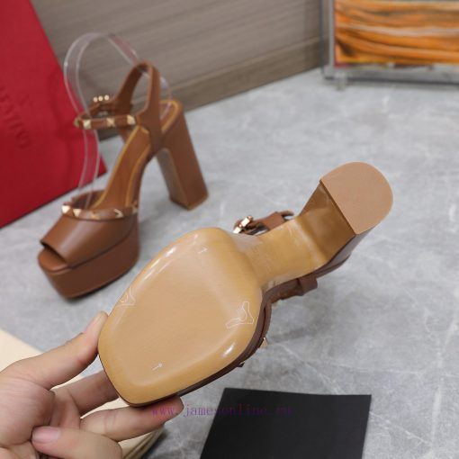 Top purchasing agent: Valentino/Rivet Valentino RookieThe latest metal rivet wedge high-heelvhcu2oou - Image 4