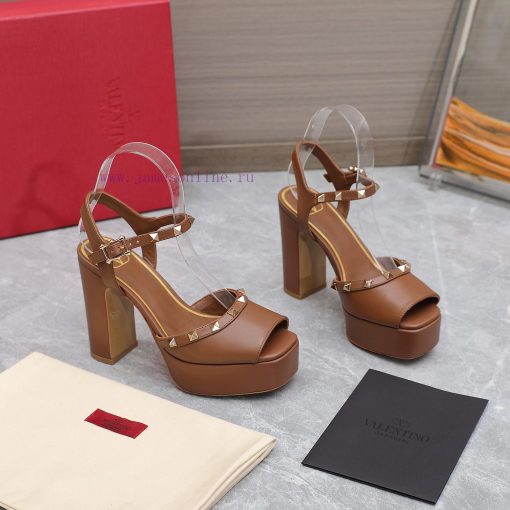 Top purchasing agent: Valentino/Rivet Valentino RookieThe latest metal rivet wedge high-heelvhcu2oou - Image 5