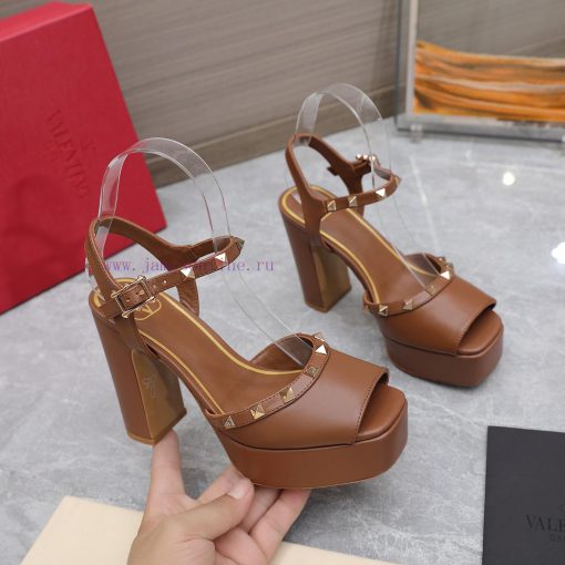 Top purchasing agent: Valentino/Rivet Valentino RookieThe latest metal rivet wedge high-heelvhcu2oou - Image 6