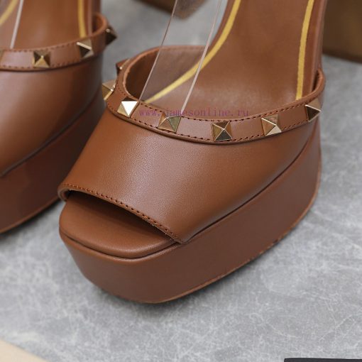 Top purchasing agent: Valentino/Rivet Valentino RookieThe latest metal rivet wedge high-heelvhcu2oou - Image 9