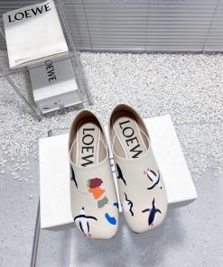 Luoyiwei Loewe's new round toe flat shoes that can be stepped on with one foot, lazy single gkrt2ak3