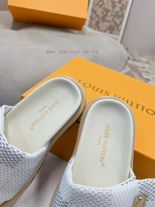LV couple's flagship denim slippers are now available in hard goodsA high-end purchasing proi2ldpbg9 - Image 7