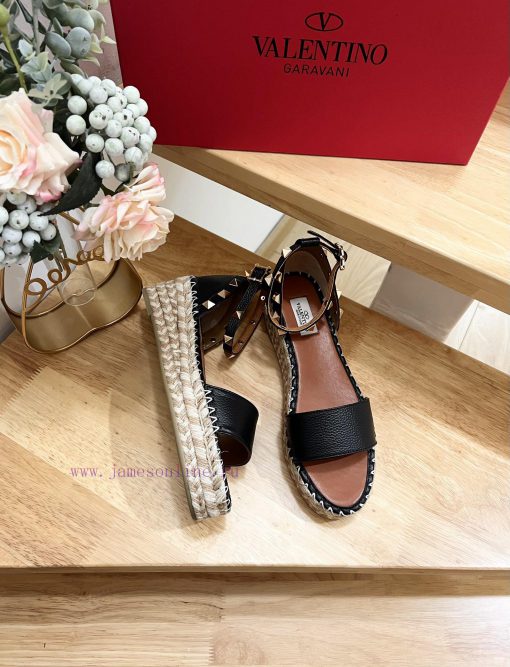 Valentino Garavani Lychee Leather Strap Wedge Sandals-Metal effect processing rivet decorati9cuvhmf2 - Image 4