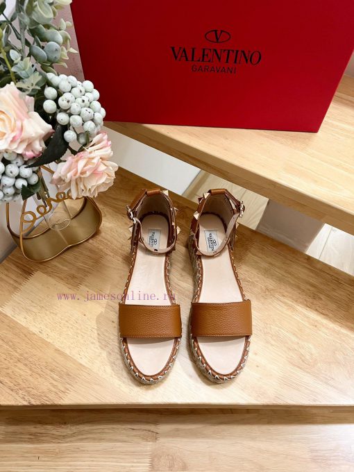 Valentino Garavani Lychee Leather Strap Wedge Sandals-Metal effect processing rivet decoratix6w4vveo