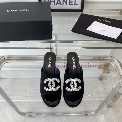 Chanel's new spring and summer sandals continue Chanel's classic style, elegant, slow and lu62fgo5bn