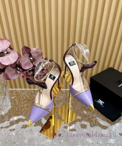 A light luxury brand Elisabetta FranchiElisabetta Franchi's stunning high-heeled fashion runm3oyv4ib