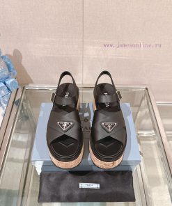 -24Fw Spring/Summer New Prada Wood Grain Thick Bottom Cross Rubber SandalsThis rubber sandalvladmoer