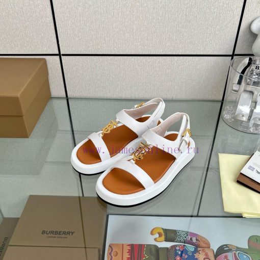 Male size 10Burberry's new slippers are manufactured using complex processes. The absolutely7z6b1ifm - Image 4