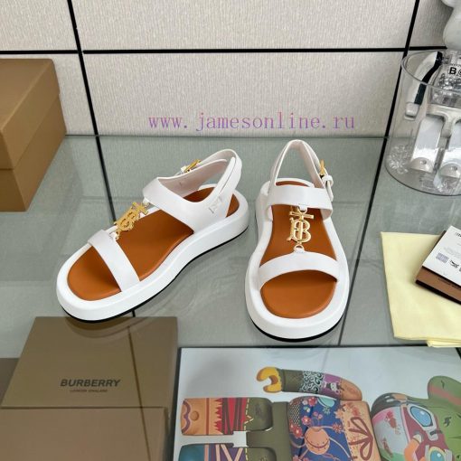 Male size 10Burberry's new slippers are manufactured using complex processes. The absolutely7z6b1ifm - Image 5