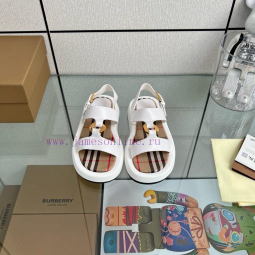 Male size 10Burberry's new slippers are manufactured using complex processes. The absolutelyctjt2fuj - Image 2
