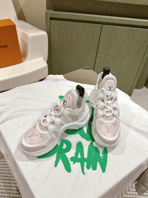 | ²⁰²4 𝐬𝐬  🤍🤎The new color series of LV synchronized dad shoes showcases youthful vitalitykoy1r2c0 - Image 3