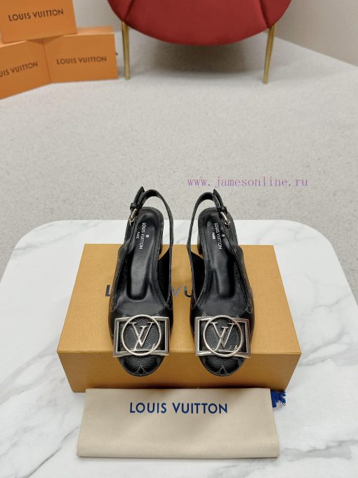 ️ Lv Single Shoe: This Urban Twist women's shoe provides a fashionable upgrade to the classi1gbkcofa - Image 2