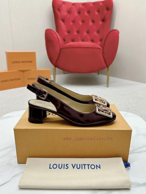 ️ Lv Single Shoe: This Urban Twist women's shoe provides a fashionable upgrade to the classik8mzvlb0 - Image 3