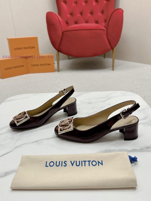 ️ Lv Single Shoe: This Urban Twist women's shoe provides a fashionable upgrade to the classik8mzvlb0 - Image 4